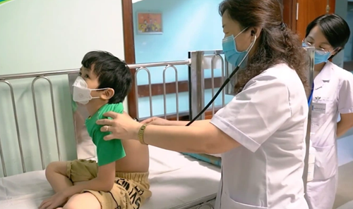 Dấu hiệu phát hiện trẻ mắc viêm phổi do Mycoplasma pneumoniae